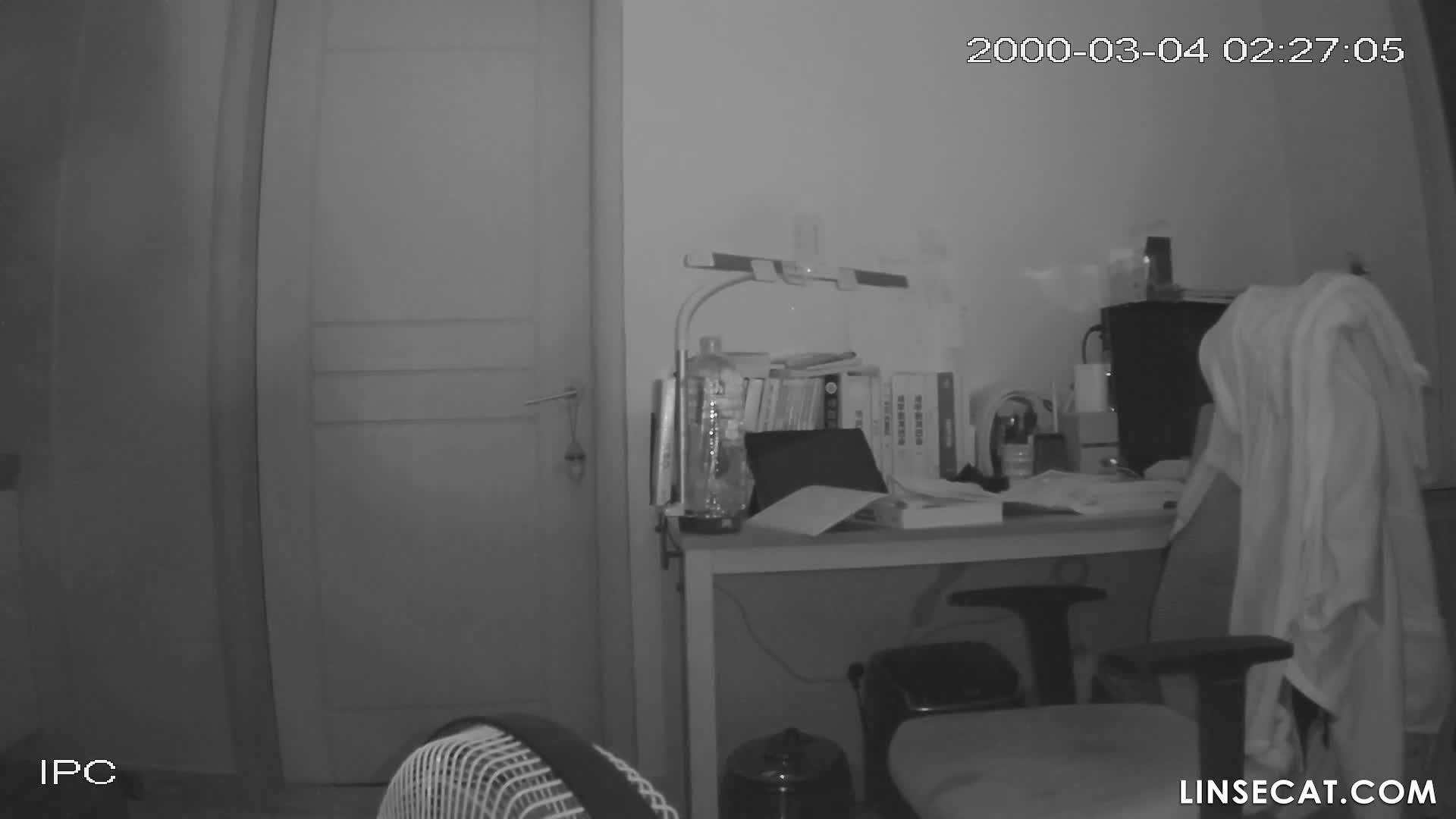(신작) 젊은 커플이 세 번 성관계를 가졌습니다. 거실에 설치된 카메라가 두 사람의 성관계 소리를 녹화했습니다. 여성의 신음 소리는 매우 컸습니다. 그녀는 성관계를 할 때마다 목이 말라 물을 많이 마셔야 했습니다. [해킹된 한국 가정용 IP 카메라] [단독 영상] 썸네일