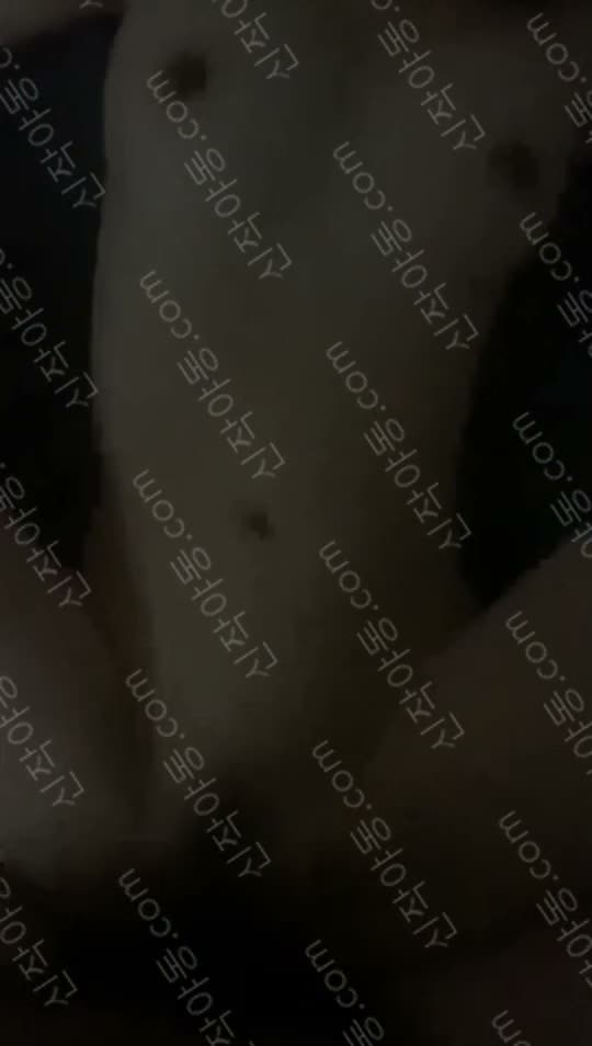 주인님께 너무 크다는 어린 노예녀 섹스 썸네일