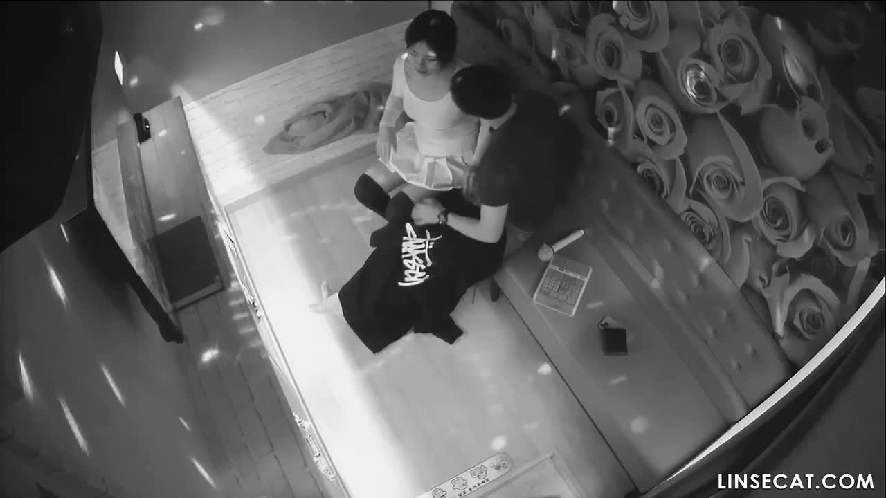 독점 영상! 2024년에 한국 노래방 OK의 IP 카메라가 해킹당했습니다. 그의 여자친구는 섹시한 옷을 입고 있었고, 소년의 뇌는 성욕에 완전히 사로잡혀 그녀와 섹스를 하고 싶었습니다. 그가 자신의 자지를 그녀의 보지에 문질렀을 때 그녀는 굴욕감을 느꼈다 썸네일