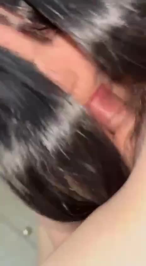 입싸받아주는 예쁘고 어린 여친 (11) 썸네일